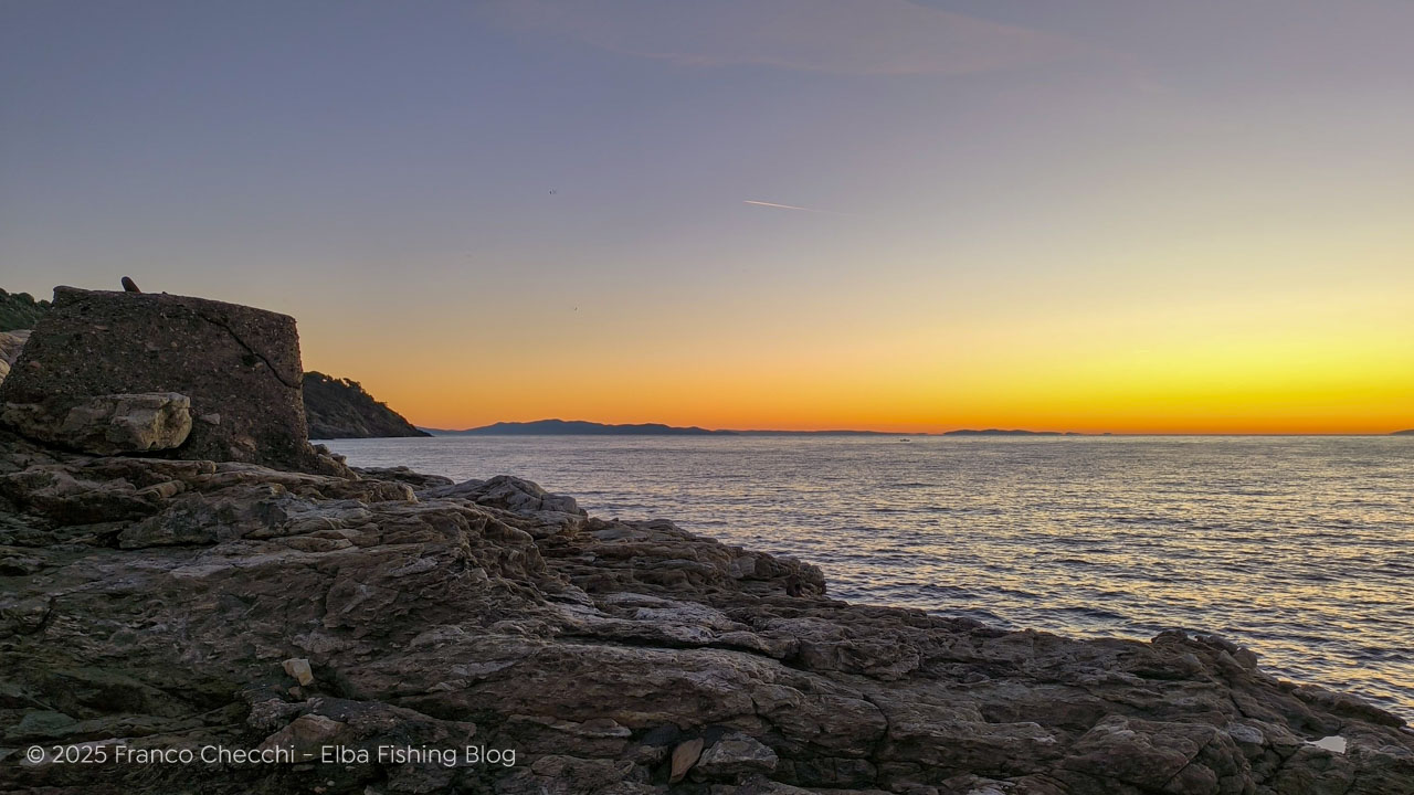 Fotografia della scogliera di Terranera all'alba